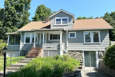 829 Turnpike Street 1