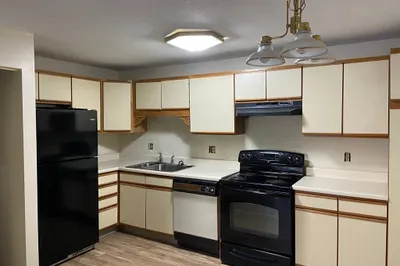 41 W Summit St #30 1