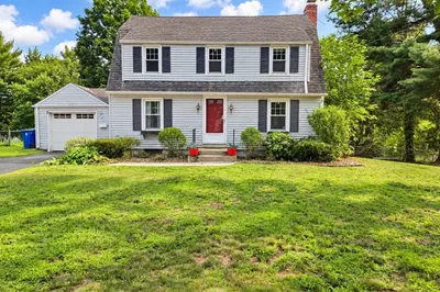 27 Hilltop St 1