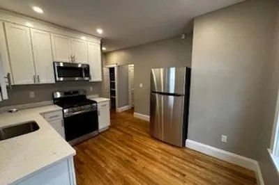 42-44 Caughey St #1 1