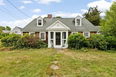 10 Brookline Rd