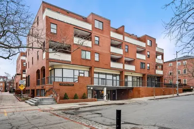 20 Central St #406