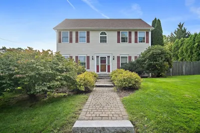 12 Sylvanus Wood Ln