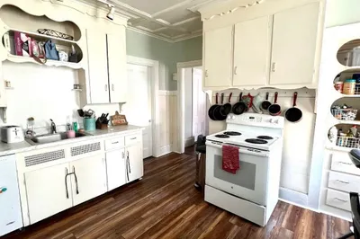76 Park Ave #1