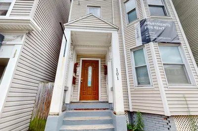 101 Chelsea St #2