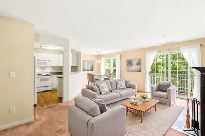 1 Riverview Blvd #2-212 1