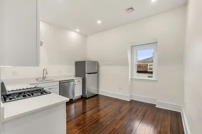 10 King Street #3