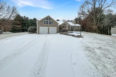 391 Britton St 1