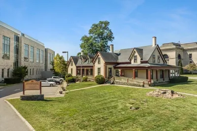 6 Pleasant Street