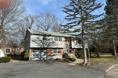 8 Sloan Circle 1