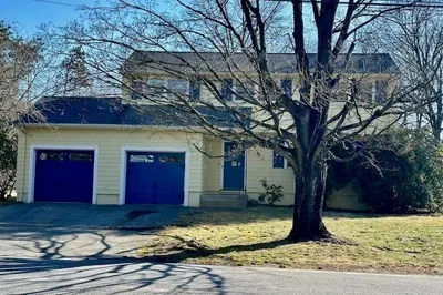 3 Brooks Road