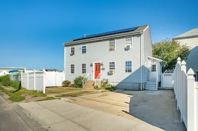 164 Wamsutta St 1