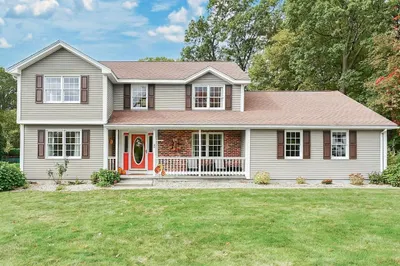 49 Hearthstone Dr 1