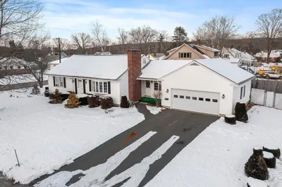 31 Locke Ave 1