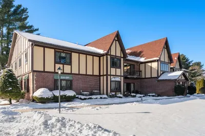 7 Rainbow Pond Dr #6 1