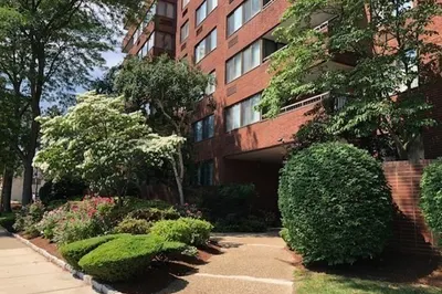 77 Adams Street #707