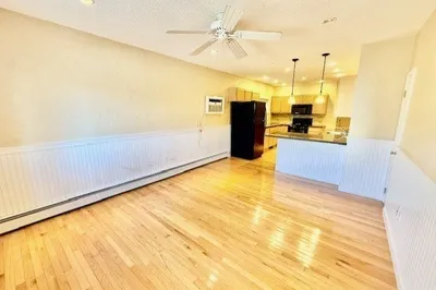 65 Woodlawn Ave #1
