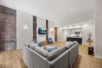 1022 Hancock St #109 1