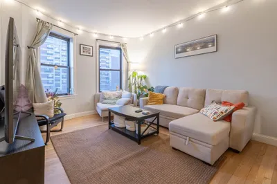 828 Huntington Ave #2