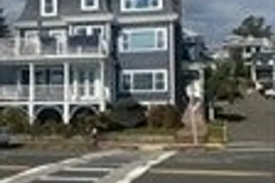 312 Humphrey St #3
