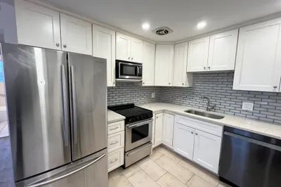 2 Colonial Village Dr #4