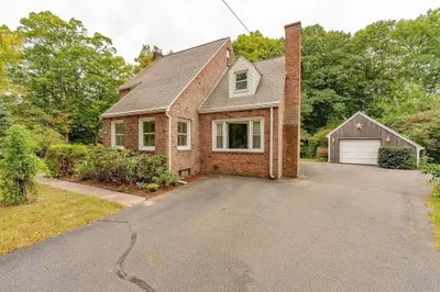 322 Elm St 1