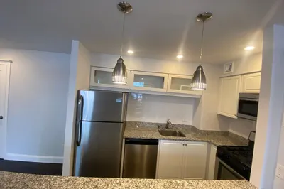 27 Bowdoin St #5B