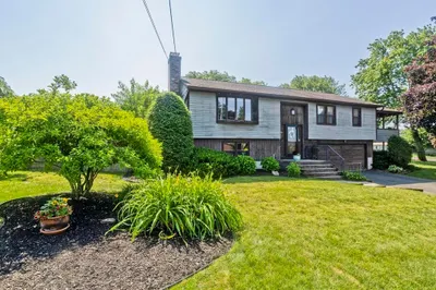 9 Dowds Ln
