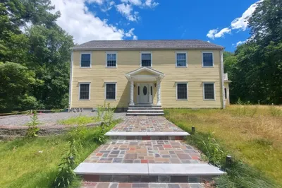 1 Chestnut St