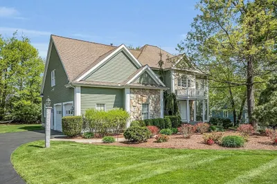 28 Royal Oaks Way 1
