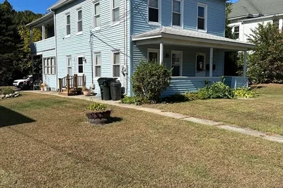 658 School St 1