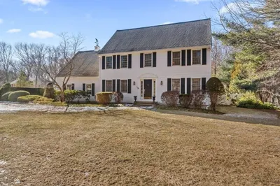 72 Teresa Rd 1
