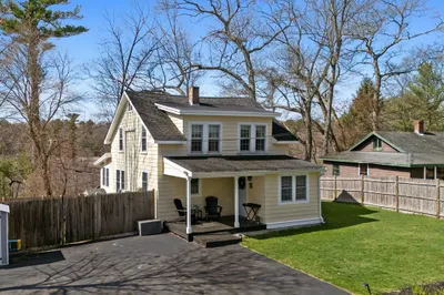 2 Pine Grove Rd 1