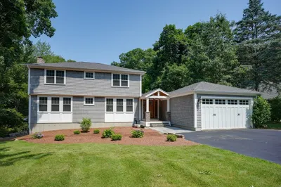 9 Red Coat Ln 1