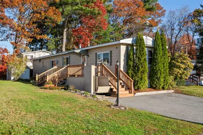 49 Louie Lane 1
