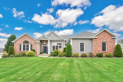 60 Farmington Cir 1