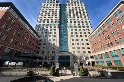 1 Nassau St #1607 1
