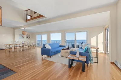 360 N End Blvd