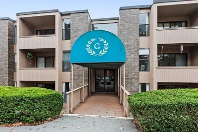 32 Shrewsbury Green Drive #D 1