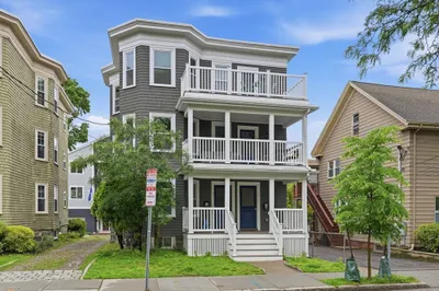 29-31 Cushing St #3 1
