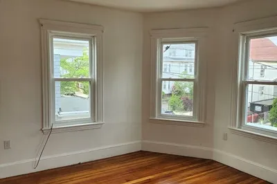 114 Hancock St #2