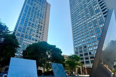 65 East India Row #10G 1