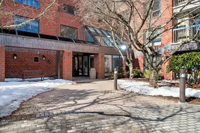 22 Railroad St #202