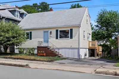 133 Bridge St
