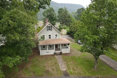 106 N Main St