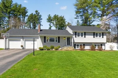 3 Accord Pond Dr 1