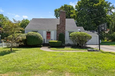 12 Wentworth Drive