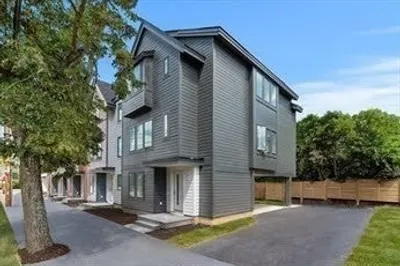 2 Elm St #18 1