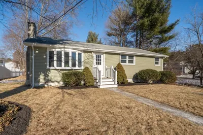 3 Deerfield Rd