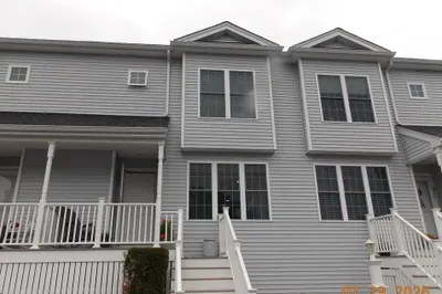 1 Paradise Ln #J3 1